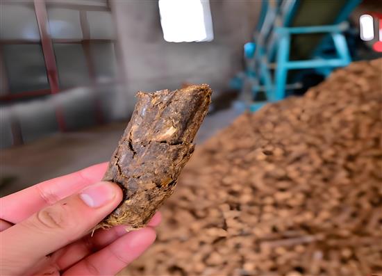 秸稈回收利用中小小膠粘劑用處之大何在