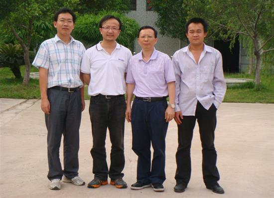 波士膠（中國(guó)）粘膠劑有限公司上海分部曹經(jīng)理到三水工廠(chǎng)考察和指導(dǎo)工作