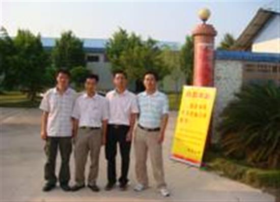 波士膠芬得利（中國(guó)）粘合劑有限公司代表來(lái)三水工廠(chǎng)指導(dǎo)和考察